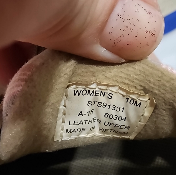 Sperry Boat Shoes - Picture 2 of 8